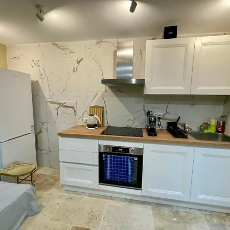 Dom wakacyjny Charming Little House With Patio Close To Monaco