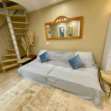 Dom wakacyjny Charming Little House With Patio Close To Monaco Ventimiglia