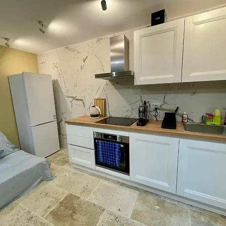 Charming Little House With Patio Close To Monaco Dom wakacyjny