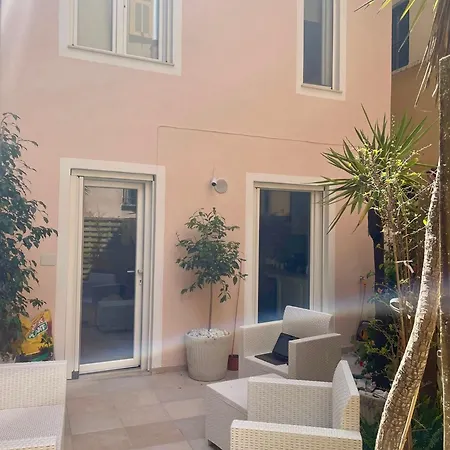 Dom wakacyjny Charming Little House With Patio Close To Monaco Ventimiglia